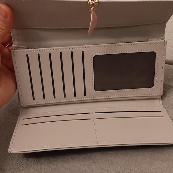 UTO (New) - Picture 5 of 6